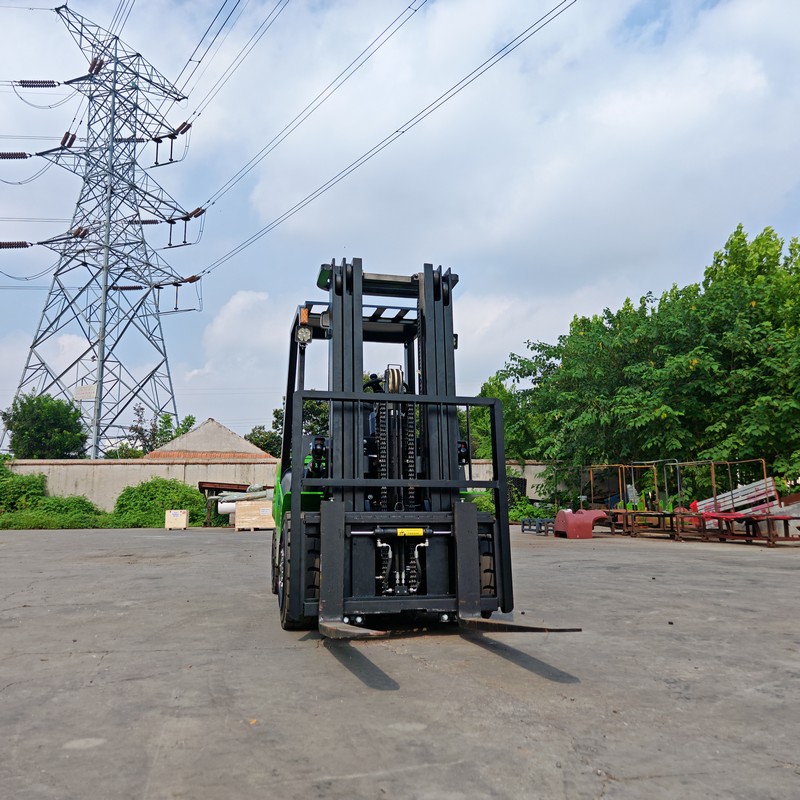 Chariot élévateur électrique