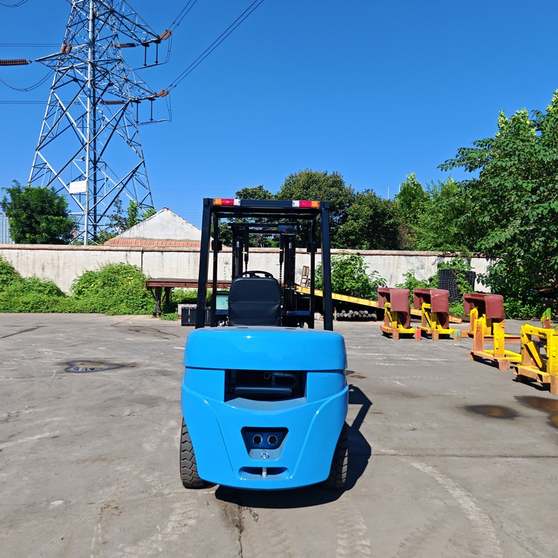 Chariots élévateurs à pneus coussinés IC